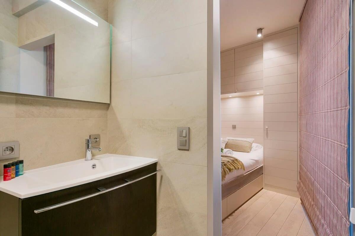 Huswell - Unique Apartment With Sea-View Near The Center Knokke-Heist Exterior photo